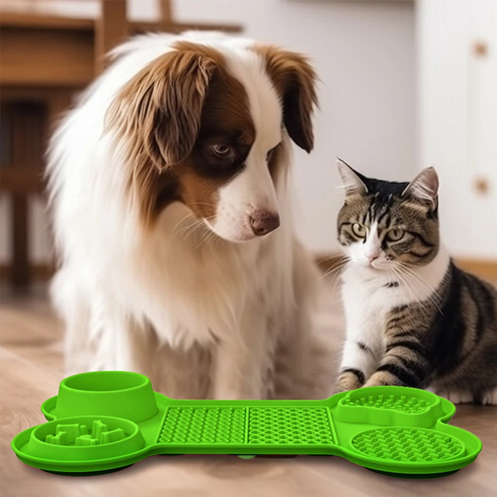 Orange Silicone Pet Licking Mat Slow Feeder Pad with Strong Suction and Foldable Design, Heat Resistant -40°C to 240°C, for Dogs and Cats